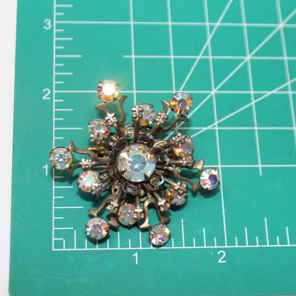 Vintage Snowflake Pin Brooch Aurora Borealis Rhinestone Gold Tone - Picture 4 of 8